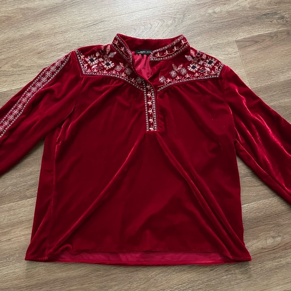 BBWM Woman Velvet Long Sleeve Blouse. - Picture 2 of 15